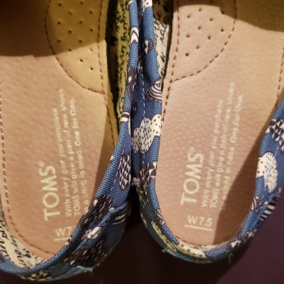 TOMS Classic Canvas with Clouds - Picture 4 of 5